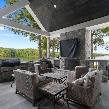 Winchester Rare Find Best Lot With Dock And Views On Lake מראה חיצוני תמונה