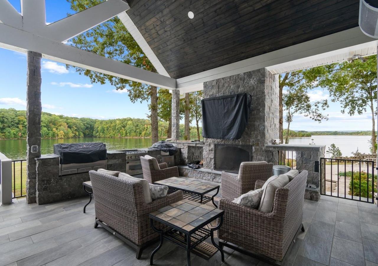 Winchester Rare Find Best Lot With Dock And Views On Lake מראה חיצוני תמונה