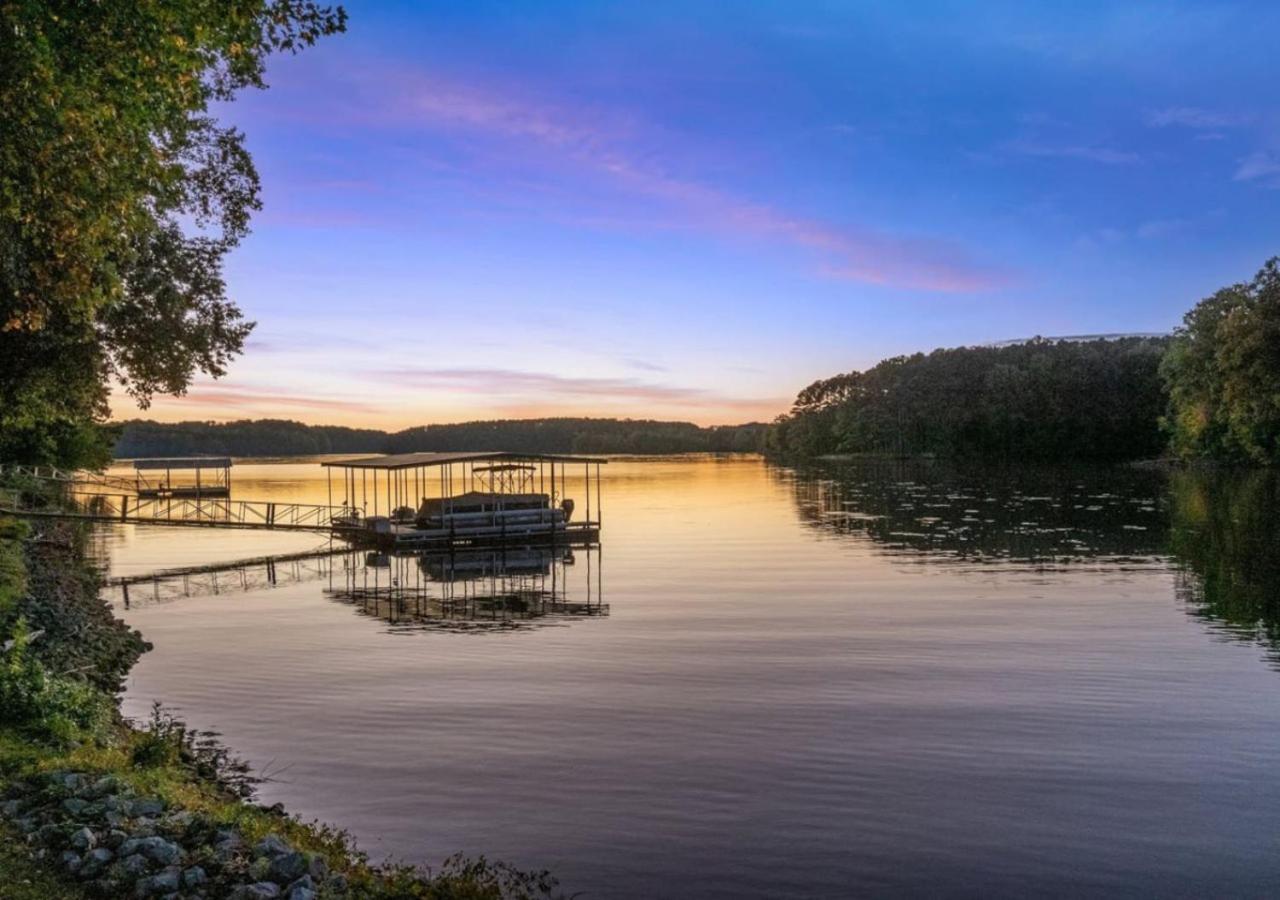Winchester Rare Find Best Lot With Dock And Views On Lake מראה חיצוני תמונה